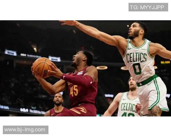 老鹰队强势挑战凯尔特人 赛季巅峰对决谁能笑到最后